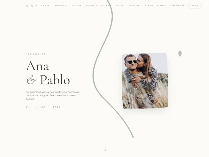 Captura real de la plantilla Romántico: cabecera de la web de boda en tonos suaves con foto de la pareja.