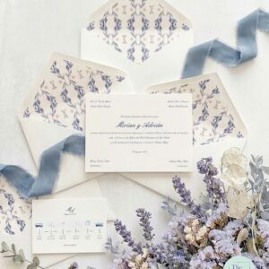 Invitación de boda clásica provenza con timeline a juego