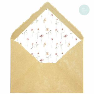 Sobre Artesanal forrado flores silvestres Mostaza - Invitaciones de boda